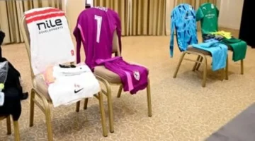 أطقم رسمية.. الزمالك يواجه المصري بالزي الأبيض والأخضر في قمة الكونفدرالية الأفريقية